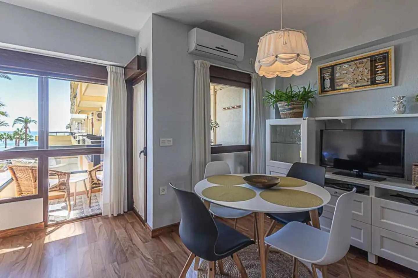 Encantador Apartamento En Primera Linea De Playa Benalmádena Εξωτερικό φωτογραφία